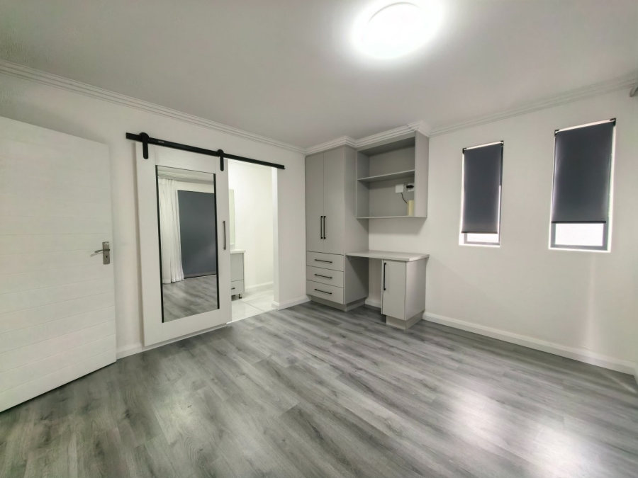 5 Bedroom Property for Sale in Kingswood Golf Estate Western Cape